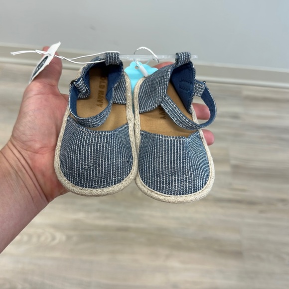 Old Navy Other - Sweet Girls Shoes Size 12-18 months